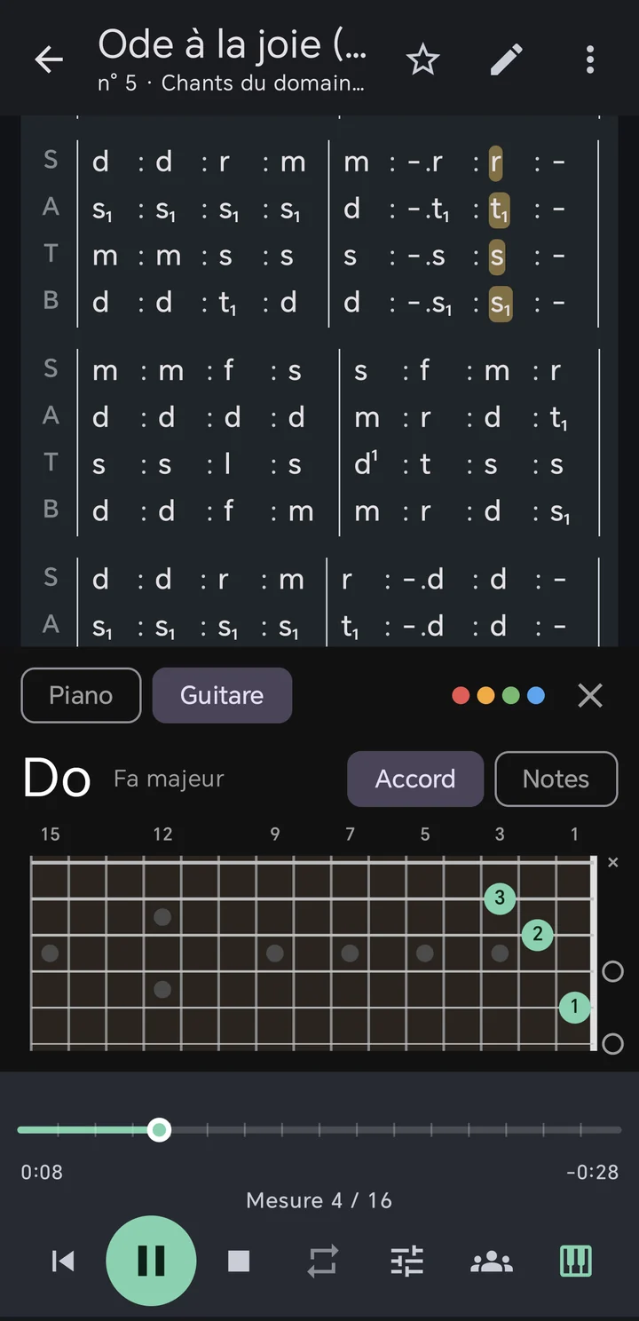 Solfa Studio : l'Ode à la joie en solfa à quatre voix, avec l'accord de Do sur le manche de guitare